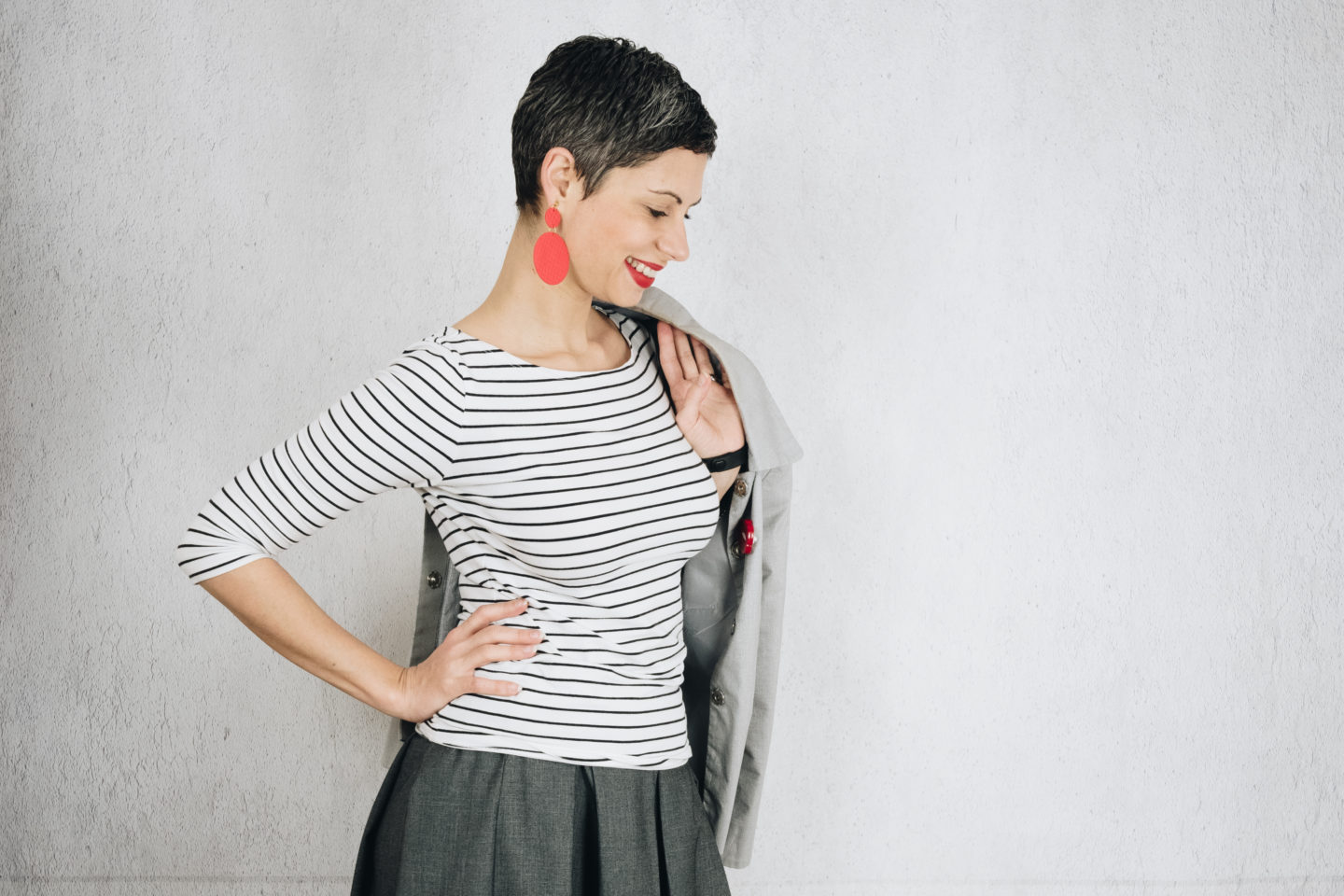 How to style an asymmetric pleated grey skirt (Burda Style 03/2015 #104)